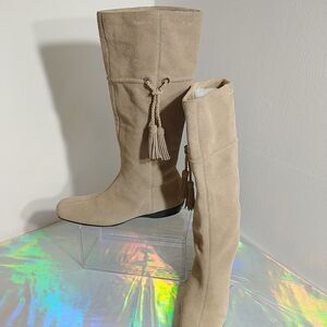 Cole Haan Womens SZ 5B Beige Suede Pull Up Mid Calf Boots.